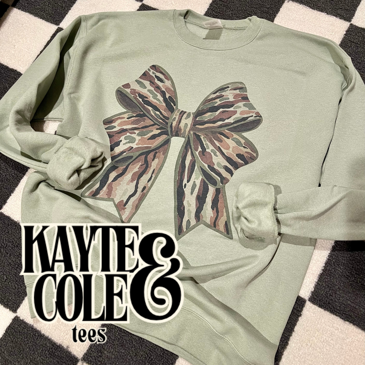 Camo Bow Basic Sweatshirt
